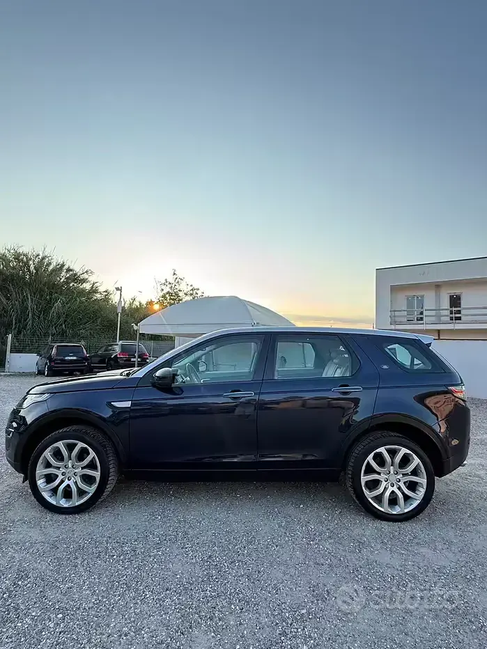 Usata Land Rover Discovery 4 HSE Luxury 150 CV (110 kW) 2015 Blu SUV