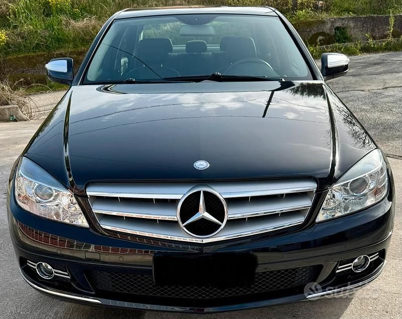Usata Mercedes C220 Avantgarde 170 CV (125 kW) 2009 Nero Berlina
