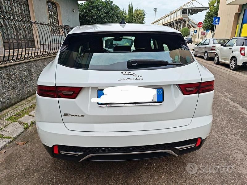 Usata Jaguar E-Pace 163 CV (119 kW) 2021 Bianco SUV