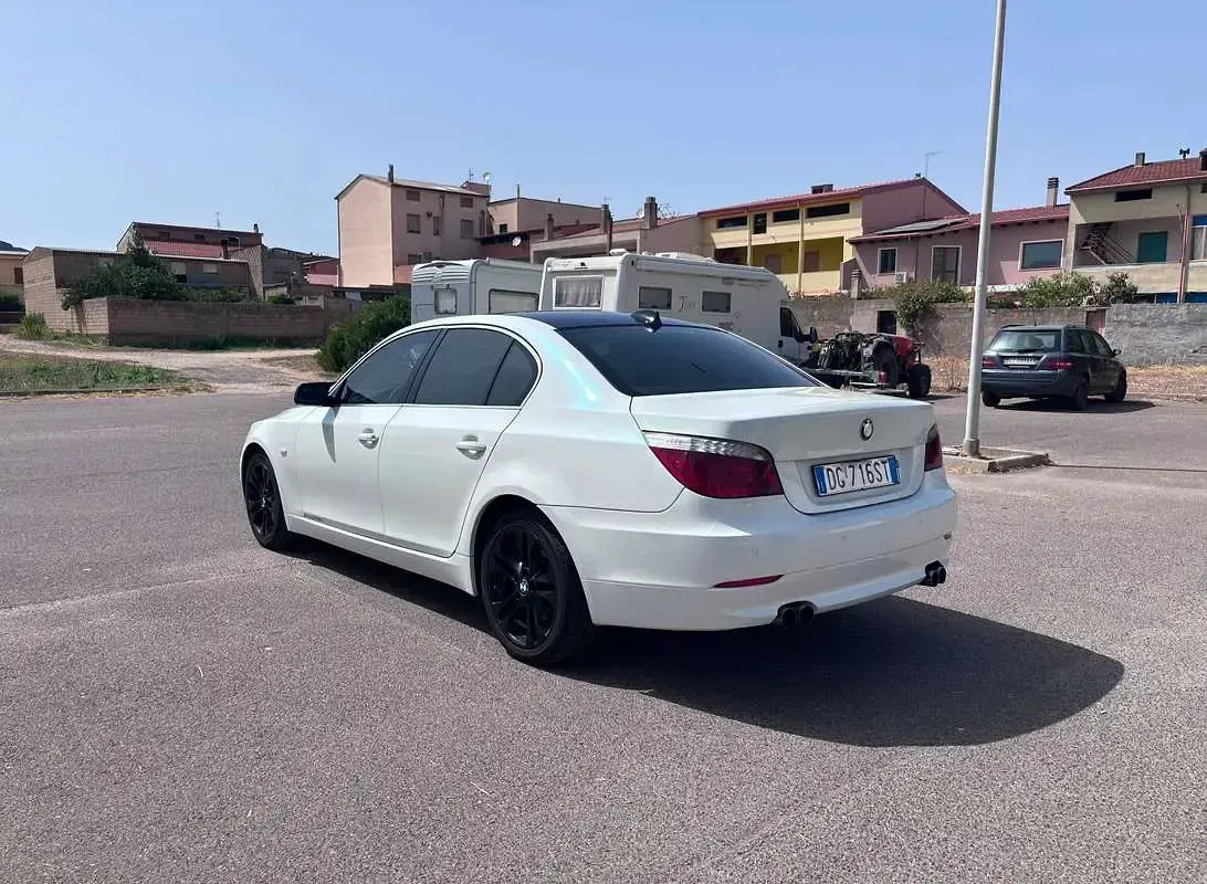 Usata BMW 530 Efficient Dynamics 235 CV (172 kW) 2007 Bianco Berlina