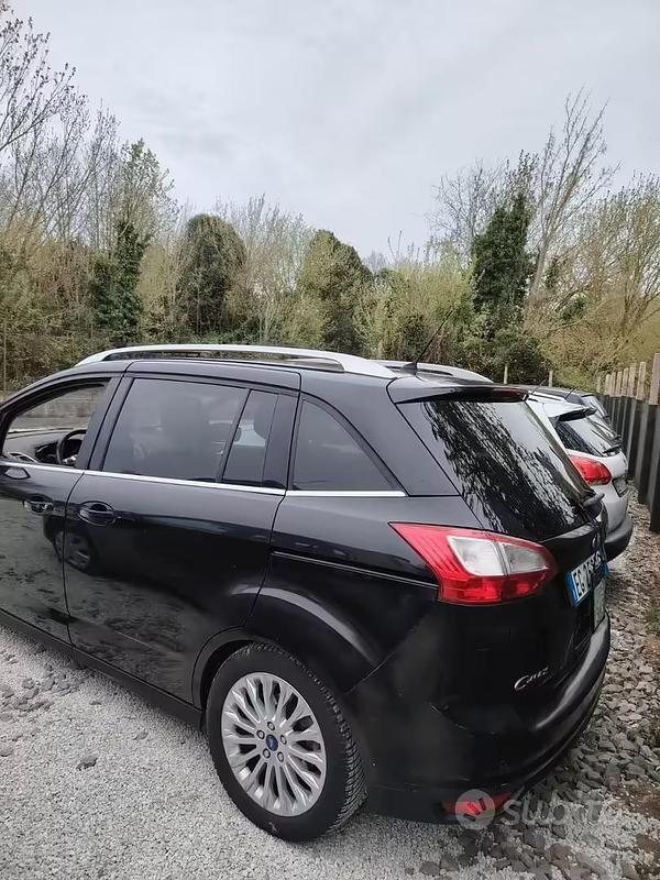 Begagnad Ford C-MAX Titanium 115 HK (84 kW) 2011 Svart Minibuss