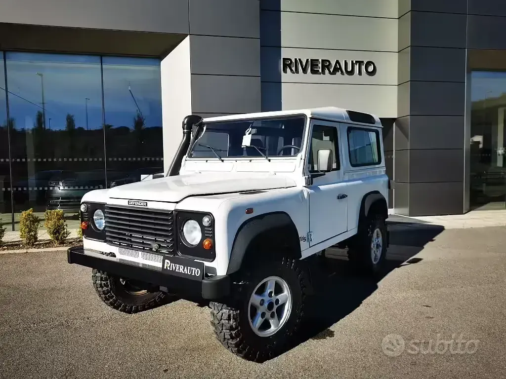 Usata Land Rover Defender 122 CV (89 kW) 2002 SUV