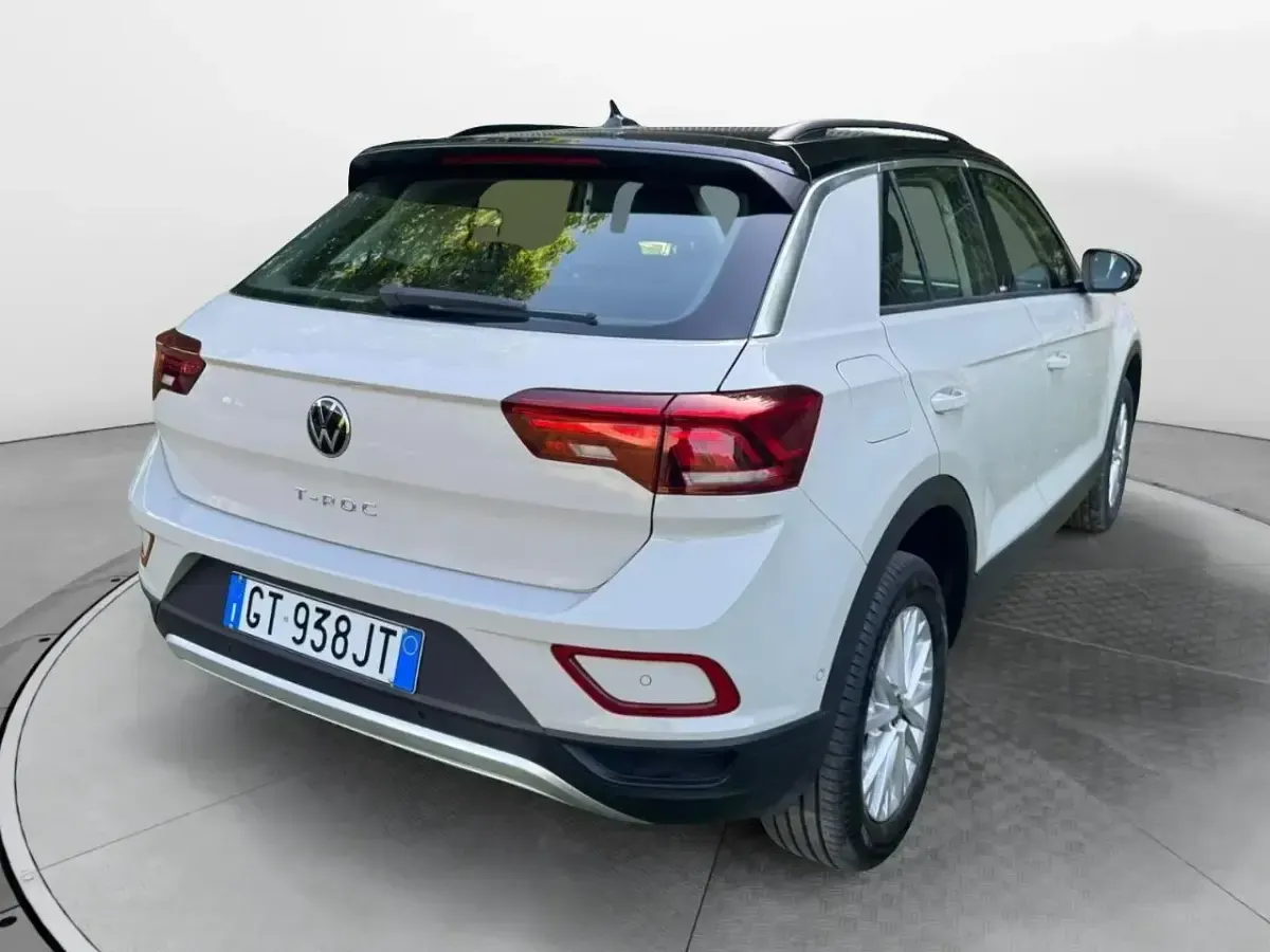 Usata VW T-Roc Life 110 CV (80 kW) 2024 Beige SUV