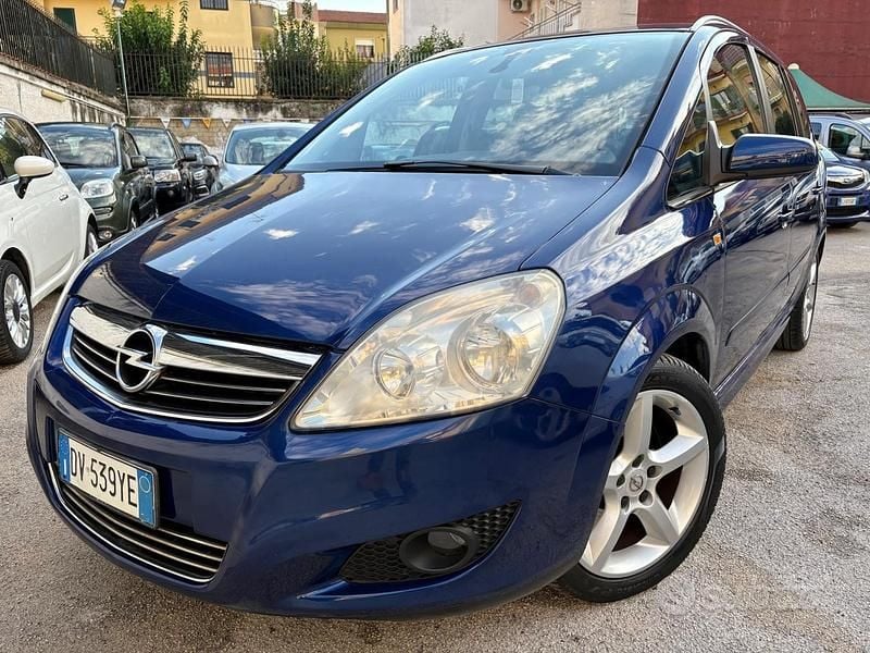 Blu Usata 2009 Opel Zafira Monovolume | 3800 € (Buon prezzo) - Immagine 1/4
