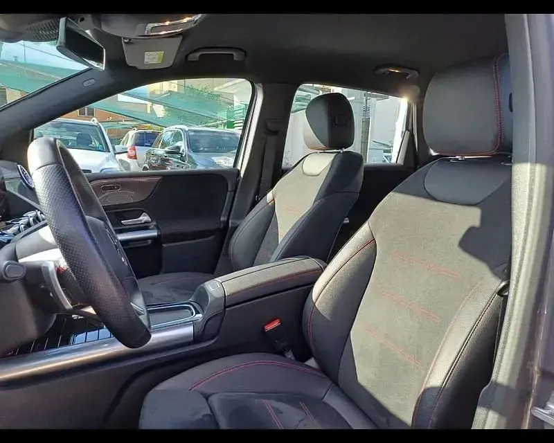 Usata Mercedes B180 Advanced Plus 116 CV (85 kW) 2025 Grigio montagna Utilitaria