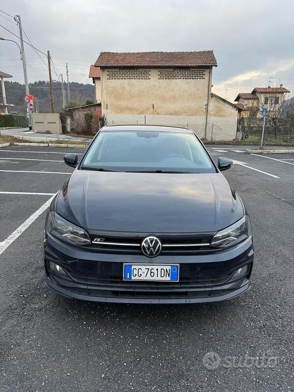 Usata 2022 VW Polo Sportline Tre volumi | 17.000 € (Buon prezzo) - Immagine 1/4