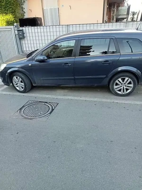 Usata Opel Astra Cosmo 101 CV (74 kW) 2008 Station wagon