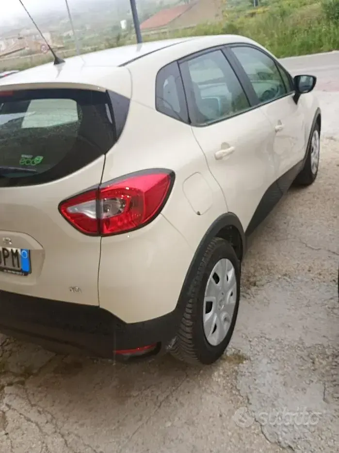 Usata Renault Captur 90 CV (66 kW) 2014 Beige SUV