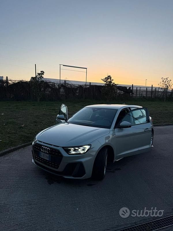 Usata Audi A1 95 CV (69 kW) 2023 Grigio SUV