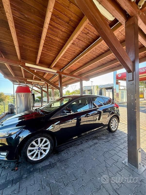 Usata Ford Focus Business Edition 120 CV (88 kW) 2015 Nero Berlina