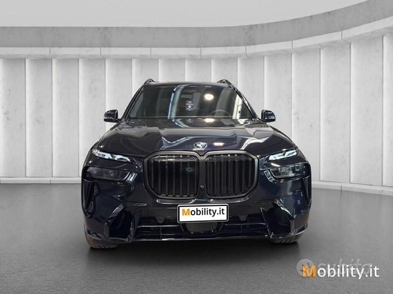 Usata BMW X7 M Sport 352 CV (258 kW) 2025 Nero SUV