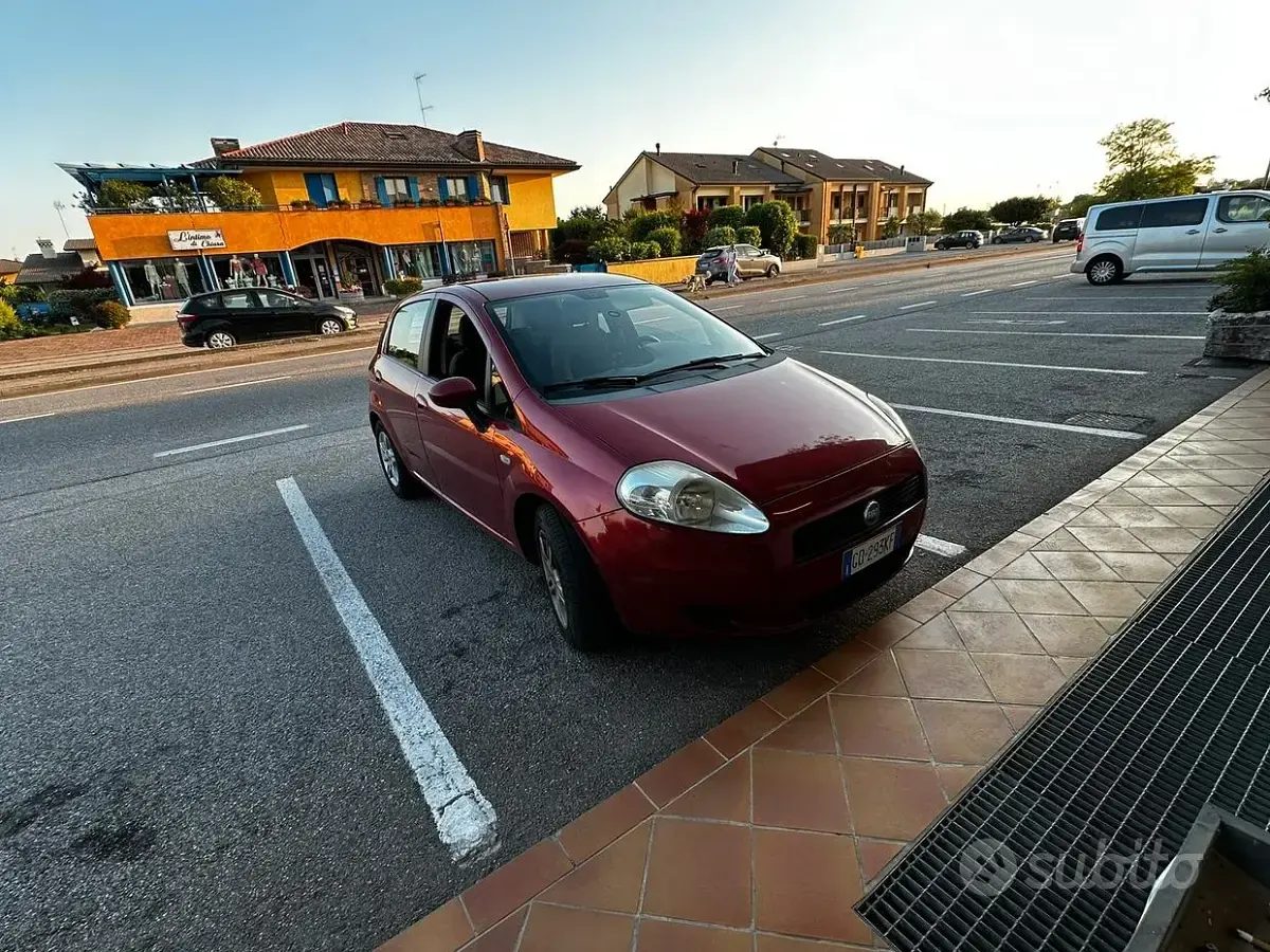 Usata Fiat Grande Punto 75 CV (55 kW) 2006 Utilitaria