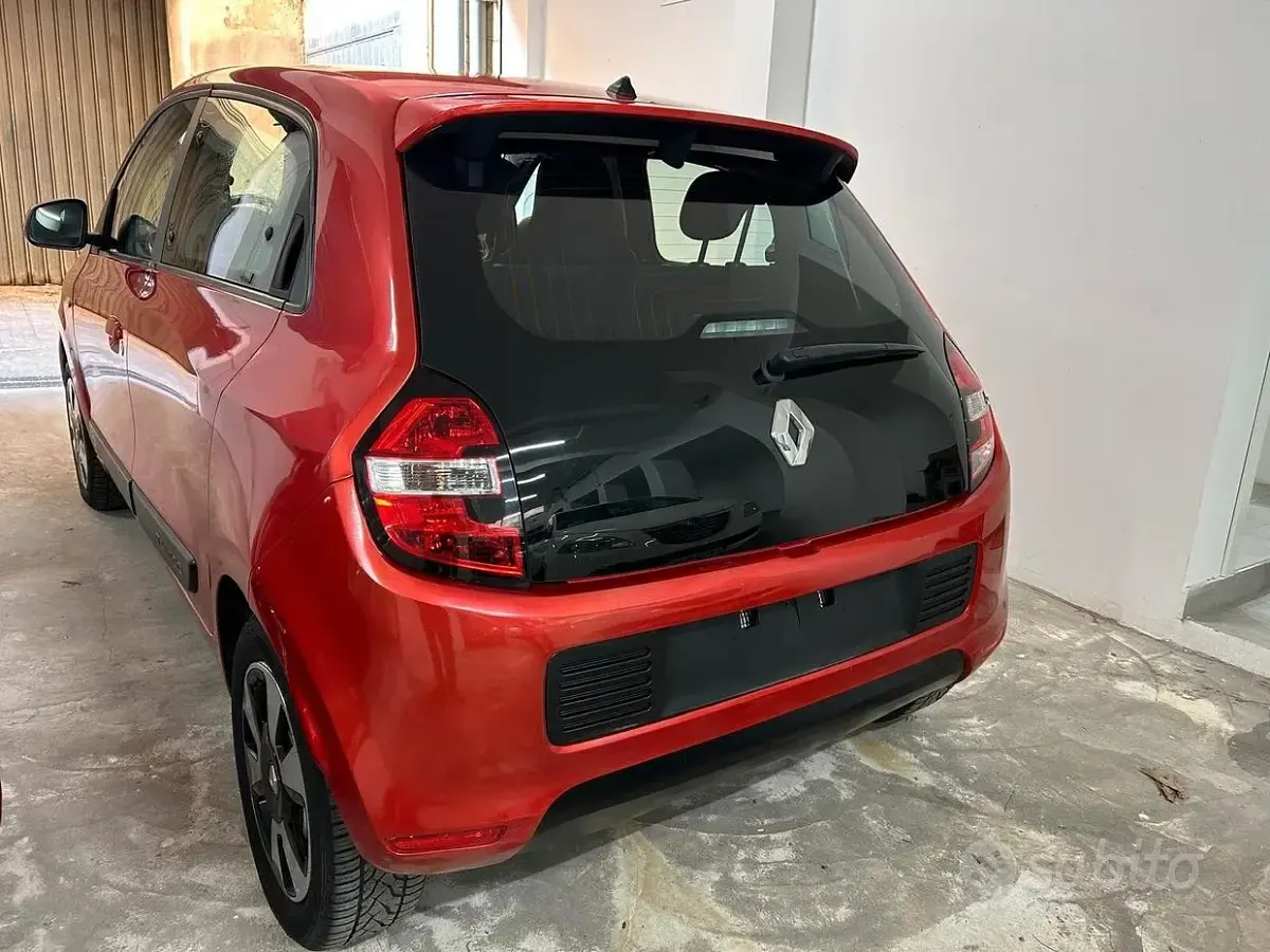 Usata Renault Twingo Experience 69 CV (50 kW) 2016 Rosso Utilitaria