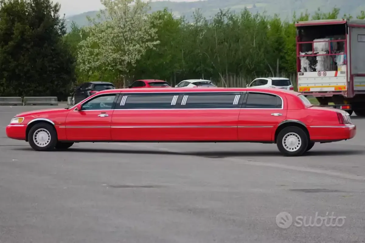 Usata Lincoln Town Car 2000 Berlina