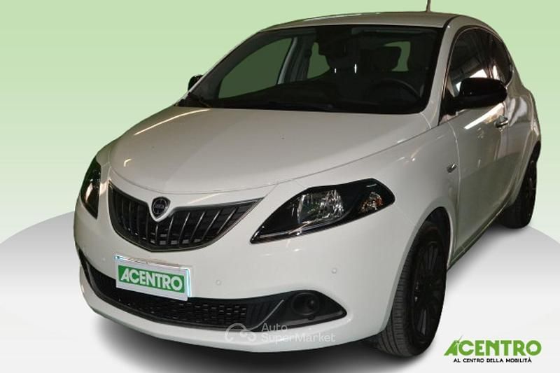 Bianco Usata 2021 Lancia Ypsilon Silver Due volumi | 11.900 € (Cara) - Immagine 1/4