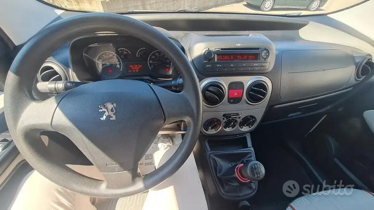 Usata Peugeot Bipper Style 75 CV (55 kW) 2015 Bianco Monovolume