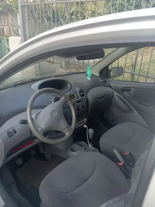 Usata Toyota Yaris 68 CV (50 kW) 2001 Berlina