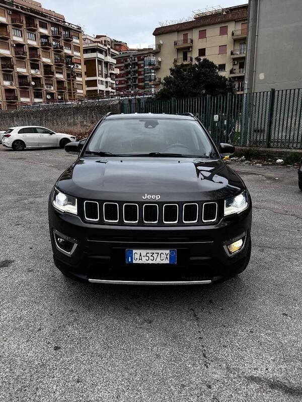 Grigio Usata 2020 Jeep Compass SUV | 23.000 € (Cara) - Immagine 1/4