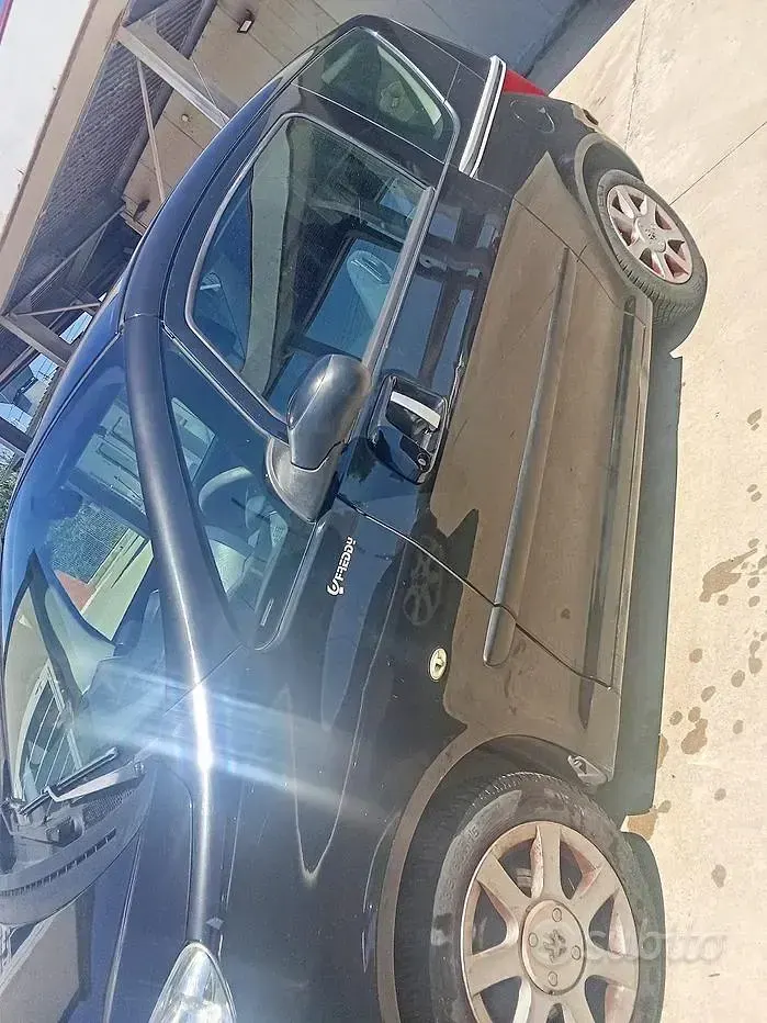Usata Peugeot 1007 68 CV (50 kW) 2007 Nero Monovolume