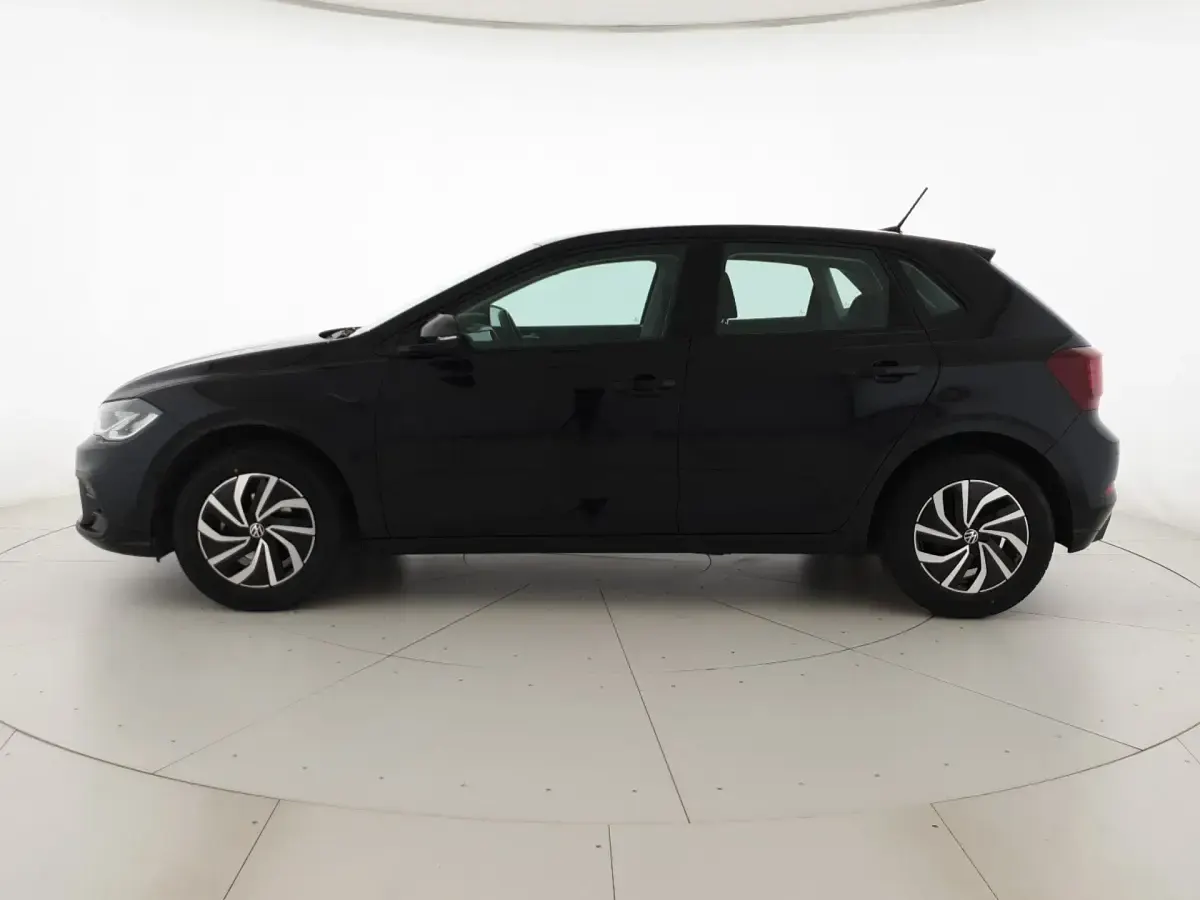 Usata VW Polo Life 95 CV (69 kW) 2025 Deep black perlato Utilitaria
