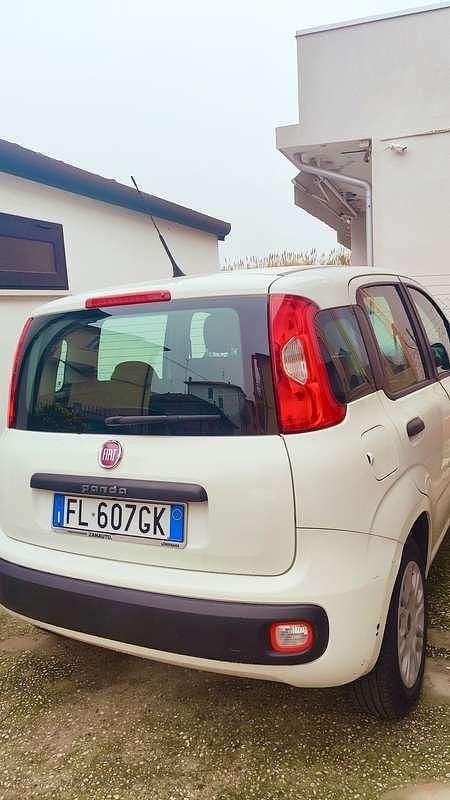 Usata Fiat Panda Lounge 69 CV (50 kW) 2017 Bianco Utilitaria