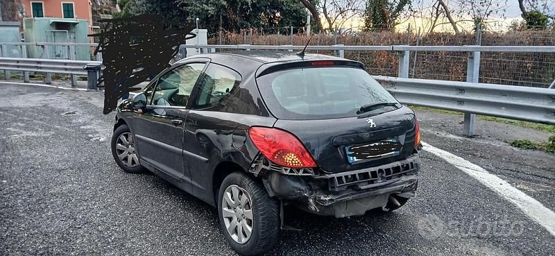 Usata Peugeot 207 88 CV (64 kW) 2006 Nero Station wagon