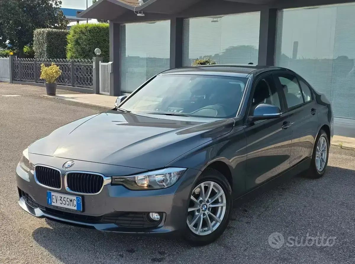 Usata BMW 318 143 CV (105 kW) 2014 Grigio Berlina
