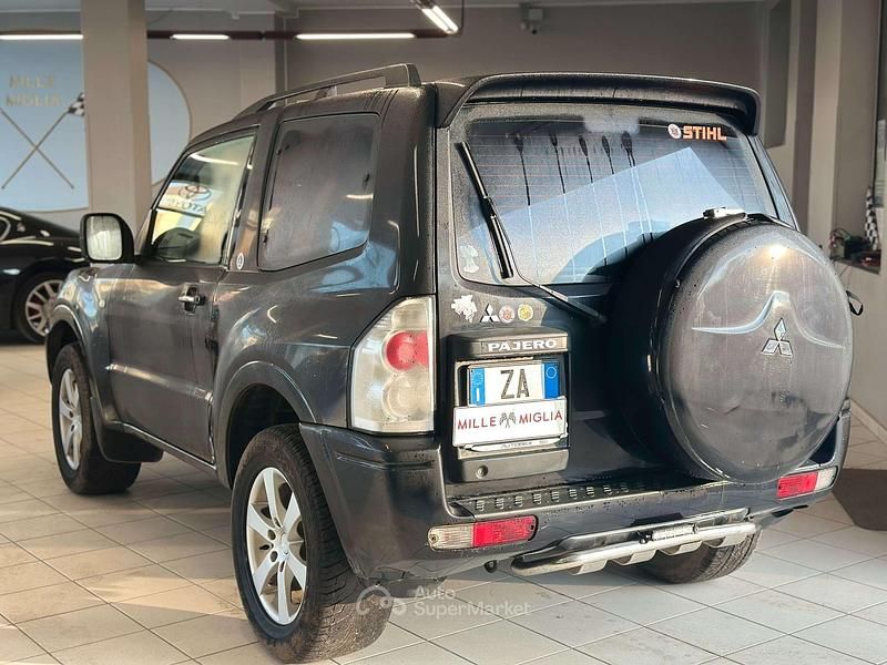Usata Mitsubishi Pajero Invite 116 CV (85 kW) 2005 Nero SUV