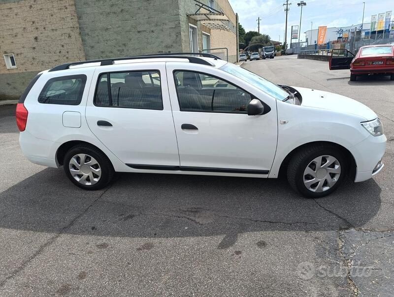 Gebraucht Dacia Logan 75 PS (55 kW) 2019 Weiß Limousine