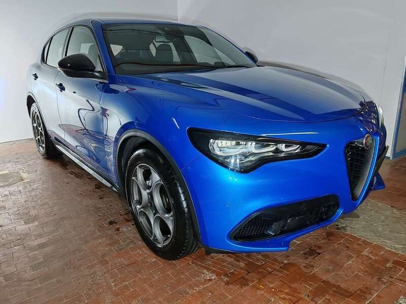 Blu Usata 2024 Alfa Romeo Stelvio Sprint SUV | 32.500 € (Buon prezzo) - Immagine 1/4