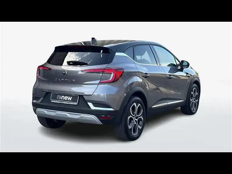 Usata Renault Captur Intens 100 CV (73 kW) 2023 Grigio scuro SUV
