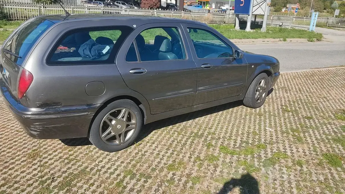 Usata Lancia Lybra 68 CV (50 kW) 2001 Grigio Station wagon