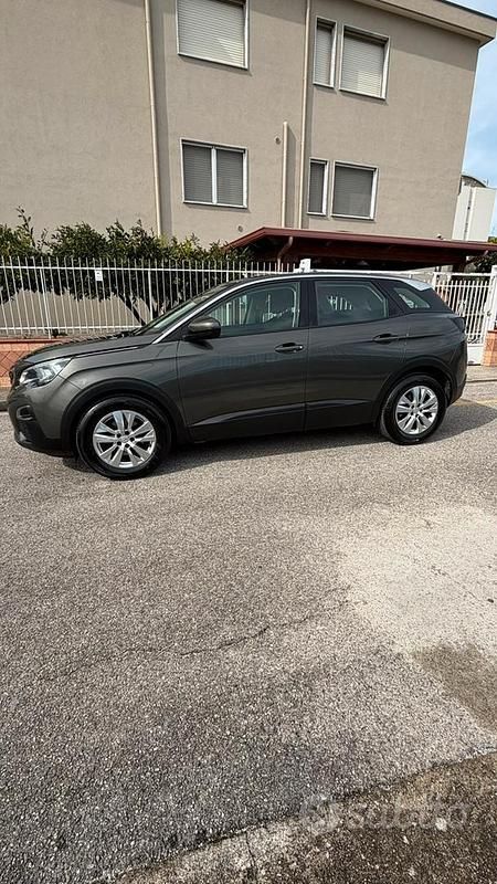Usata Peugeot 3008 S 130 CV (95 kW) 2018 Grigio SUV