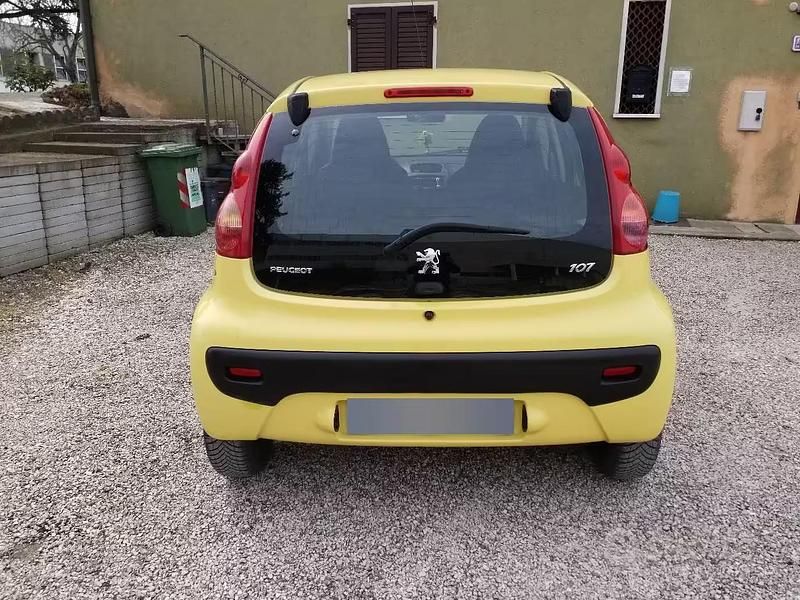 Usata Peugeot 107 68 CV (50 kW) 2009 Giallo Utilitaria