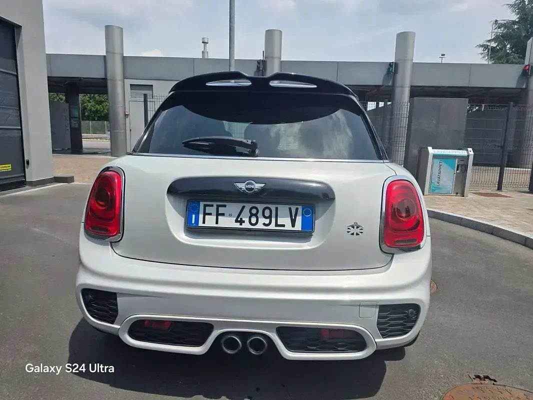 Usata Mini Cooper SD Hype 170 CV (125 kW) 2016 Nero Utilitaria