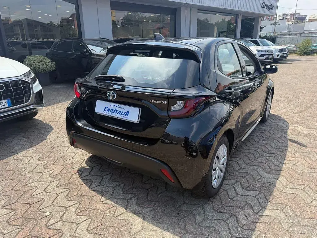 Usata Toyota Yaris Hybrid Business Edition 92 CV (67 kW) 2022 Nero Berlina