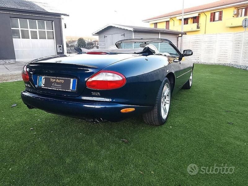 Usata Jaguar XKR 363 CV (266 kW) 1998 Blu Cabrio