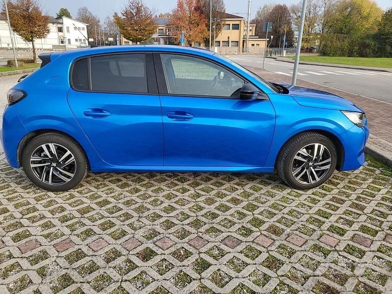 Usata Peugeot 208 Allure 75 CV (55 kW) 2022 Blu Utilitaria