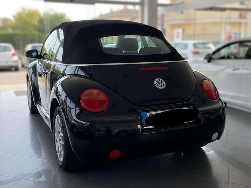 Usata VW New Beetle Cabriolet 101 CV (74 kW) 2005 Nero Cabrio