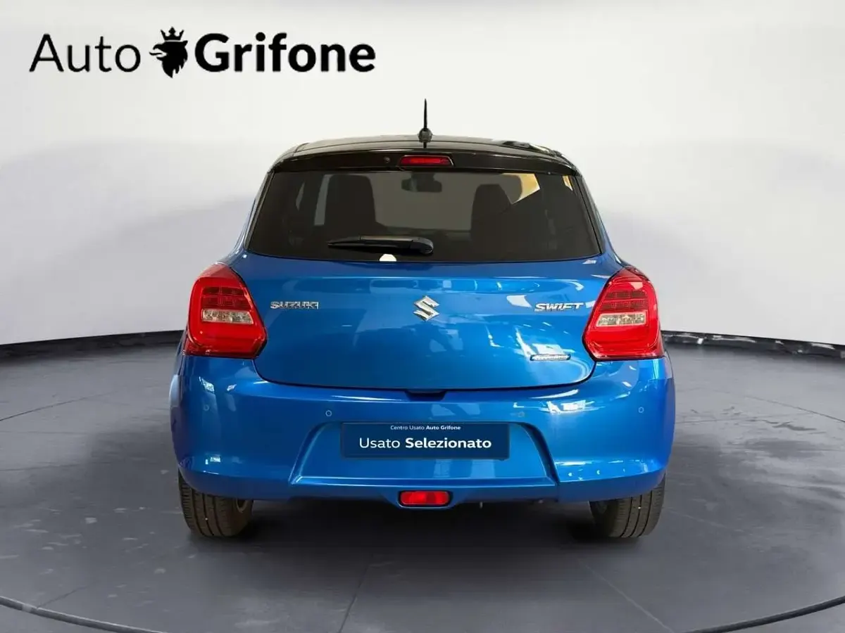Usata Suzuki Swift 83 CV (61 kW) 2021 Blu/azzurro Utilitaria