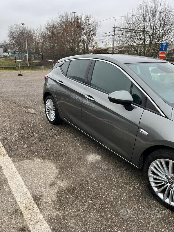 Usata Opel Astra 110 CV (80 kW) 2019 Grigio Berlina