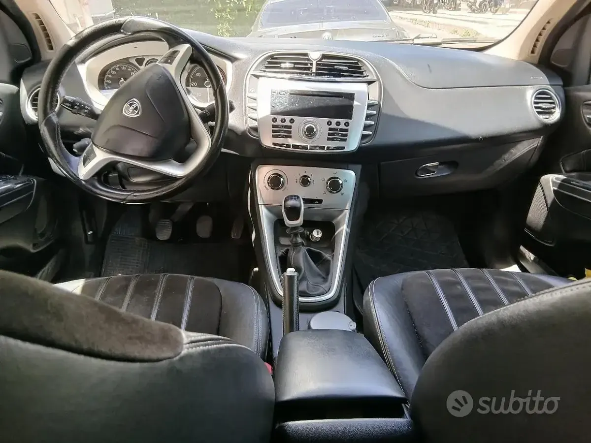 Usata Lancia 2000 2011 Grigio Berlina