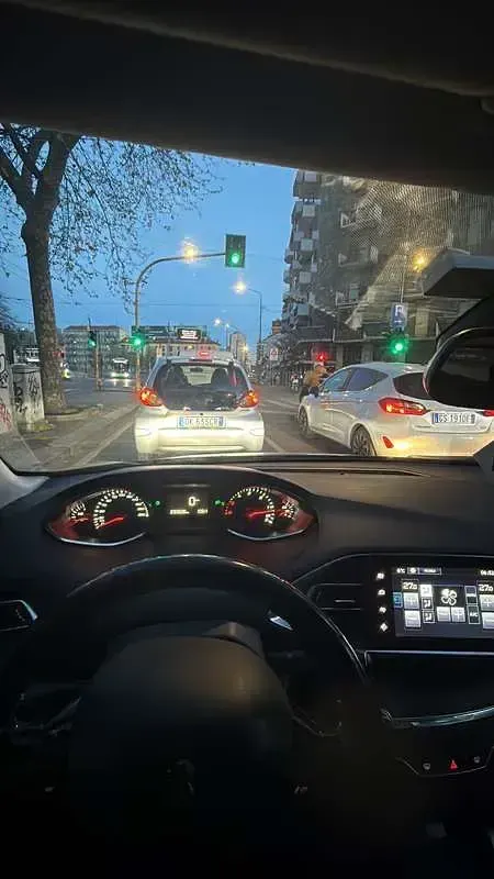 Usata Peugeot 308 Allure 116 CV (85 kW) 2014 Berlina