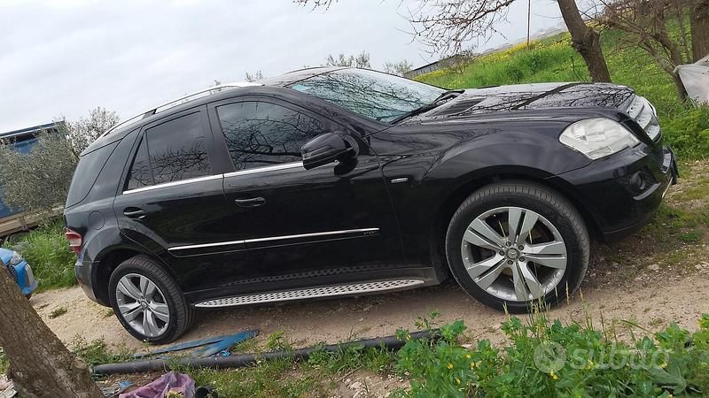 Usata Mercedes ML300 2011 Nero SUV