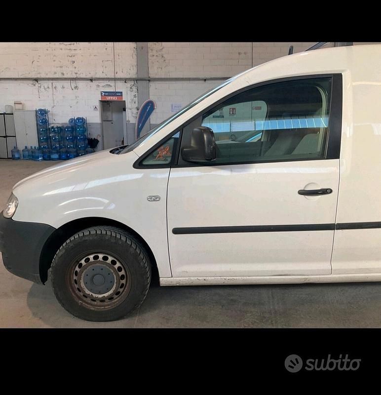Usata VW Caddy 105 CV (77 kW) 2008 Bianco Monovolume