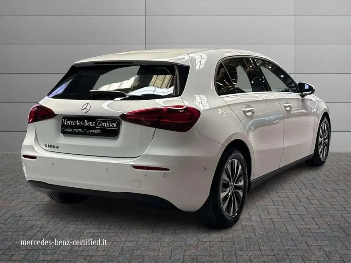 Usata Mercedes A180 Advanced 116 CV (85 kW) 2025 Bianco polare Berlina