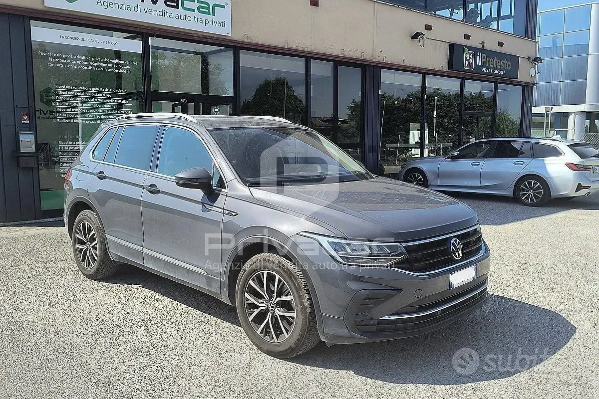Usata VW Tiguan Life 122 CV (89 kW) 2022 Grigio SUV