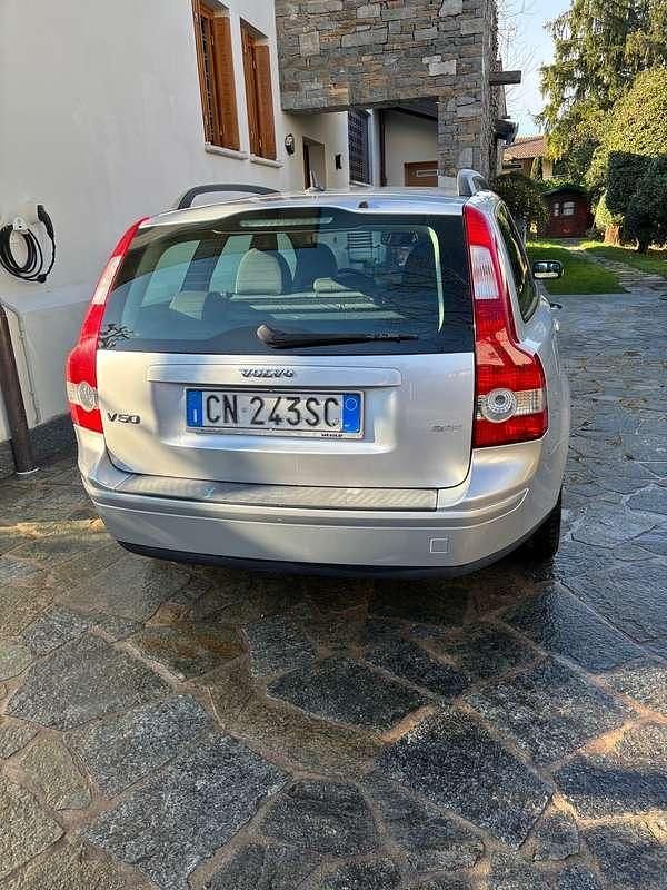 Usata Volvo V50 Momentum 136 CV (100 kW) 2004 Station wagon