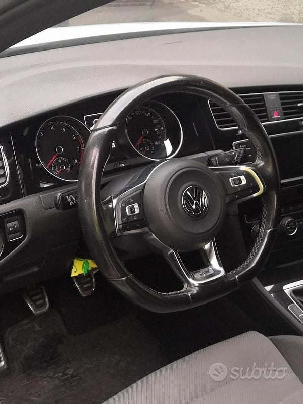 Usata VW Golf VII R-line 125 CV (91 kW) 2016 Bianco