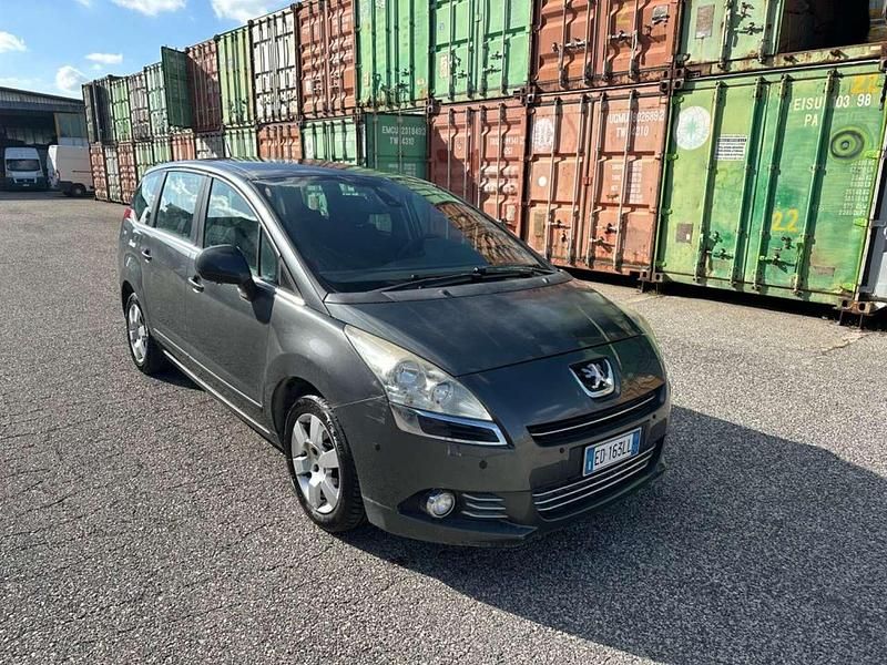 Grigio Usata 2011 Peugeot 5008 Premium Monovolume | 2500 € - Immagine 1/4